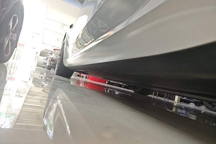 Used Tesla Model 3 2024 High-Performance All-Wheel-Drive Version Left Side Sill