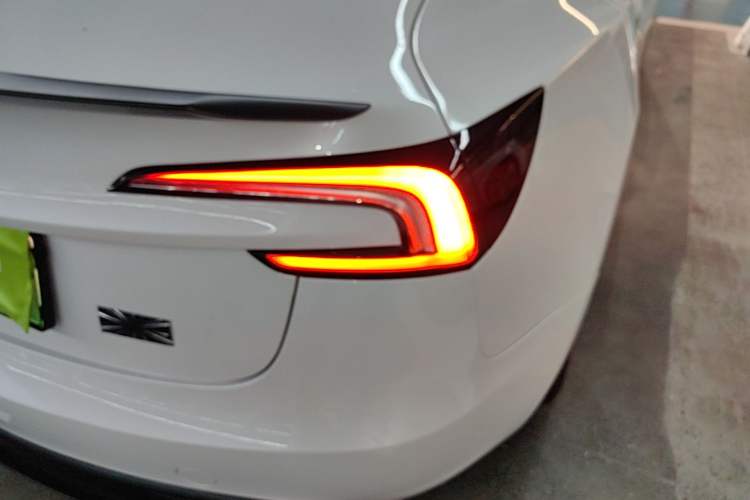 Used Tesla Model 3 2024 High-Performance All-Wheel-Drive Version Right Rear Taillight