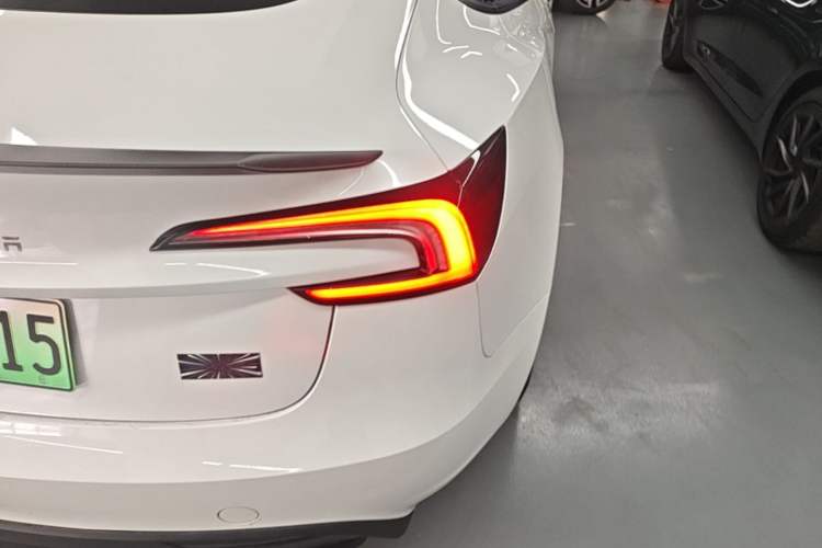 Used Tesla Model 3 2024 High-Performance All-Wheel-Drive Version Right Rear Taillight
