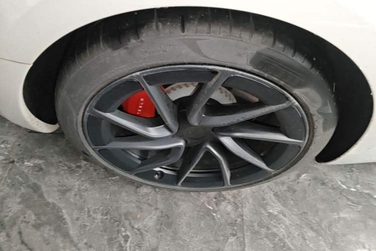 Used Tesla Model 3 2024 High-Performance All-Wheel-Drive Version Right Rear Wheel Hub