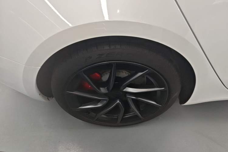 Used Tesla Model 3 2024 High-Performance All-Wheel-Drive Version Right Rear Wheel Hub