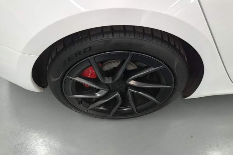 Used Tesla Model 3 2024 High-Performance All-Wheel-Drive Version Right Rear Wheel Hub