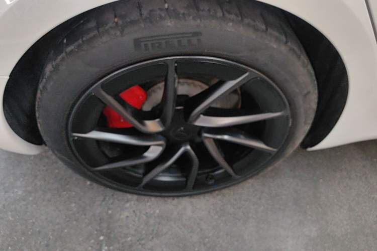 Used Tesla Model 3 2024 High-Performance All-Wheel-Drive Version Right Rear Wheel Hub
