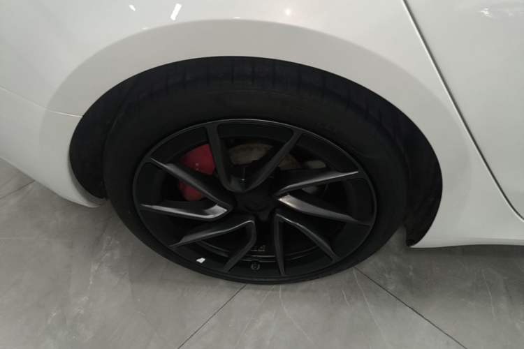 Used Tesla Model 3 2024 High-Performance All-Wheel-Drive Version Right Rear Wheel Hub