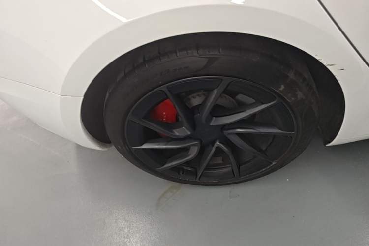 Used Tesla Model 3 2024 High-Performance All-Wheel-Drive Version Right Rear Wheel Hub