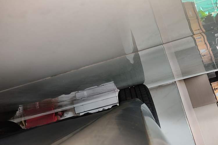 Used Tesla Model 3 2024 High-Performance All-Wheel-Drive Version Right Side Sill