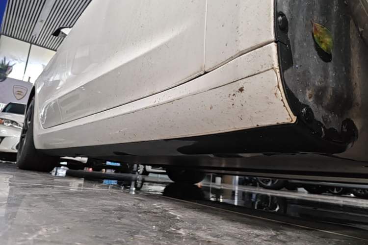 Used Tesla Model 3 2024 High-Performance All-Wheel-Drive Version Right Side Sill