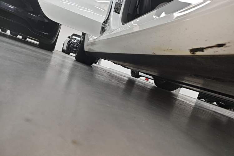 Used Tesla Model 3 2024 High-Performance All-Wheel-Drive Version Right Side Sill