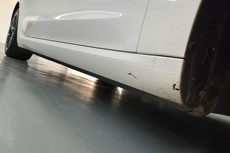 Used Tesla Model 3 2024 High-Performance All-Wheel-Drive Version Right Side Sill