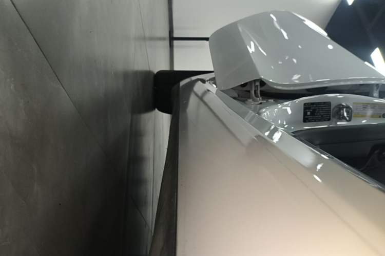 Used Tesla Model 3 2024 High-Performance All-Wheel-Drive Version Right Side Sill