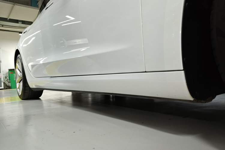 Used Tesla Model 3 2024 High-Performance All-Wheel-Drive Version Right Side Sill