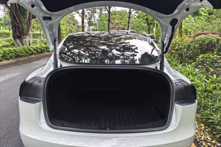 Used Tesla Model 3 2024 High-Performance All-Wheel-Drive Version Trunk