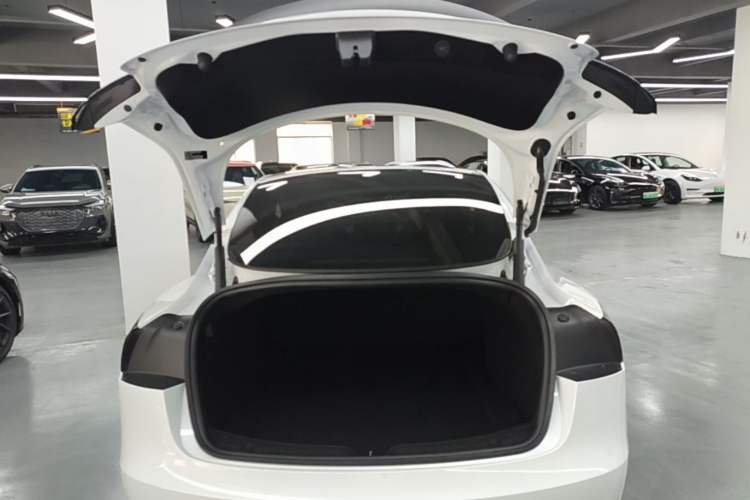 Used Tesla Model 3 2024 High-Performance All-Wheel-Drive Version Trunk