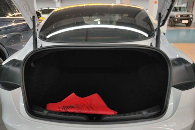 Used Tesla Model 3 2024 High-Performance All-Wheel-Drive Version Trunk