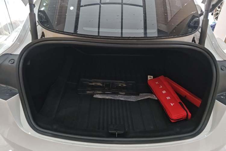 Used Tesla Model 3 2024 High-Performance All-Wheel-Drive Version Trunk