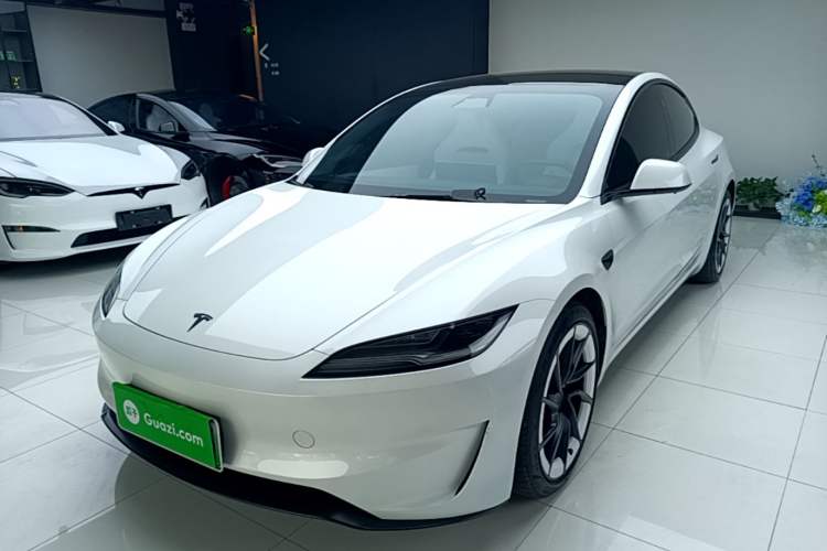 Tesla Model 3 2024 High-Performance All-Wheel-Drive Version
