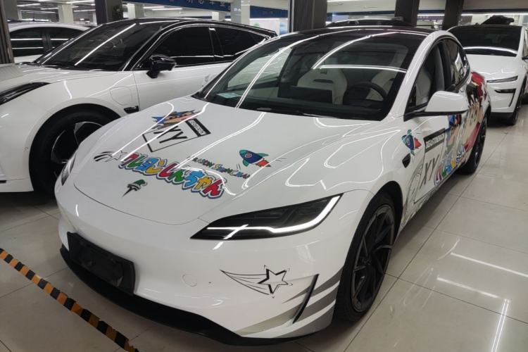 Tesla Model 3 2024 High-Performance All-Wheel-Drive Version