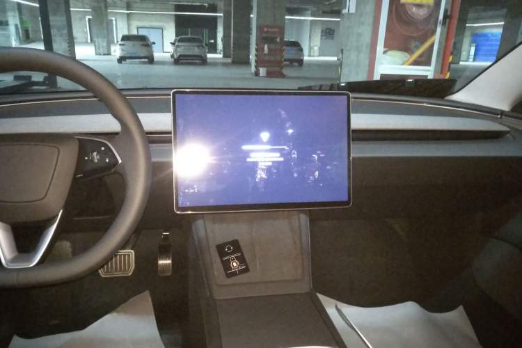 Used Tesla Model 3 2025 Rear-Wheel-Drive Version Audio And AC Panel