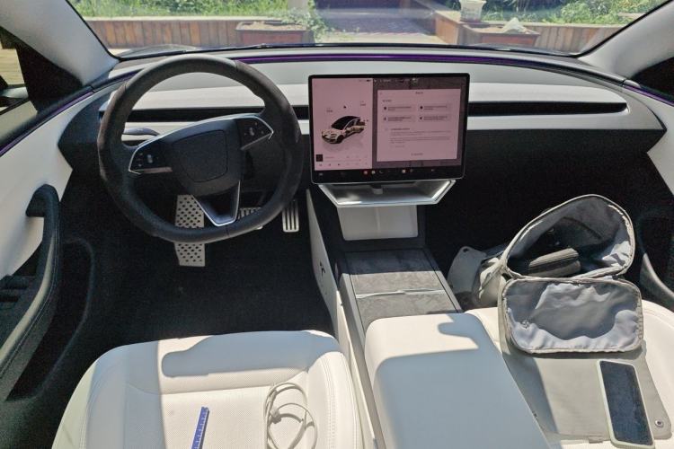 Used Tesla Model 3 2025 Model Revised Long-Range All-Wheel-Drive Version Center Console