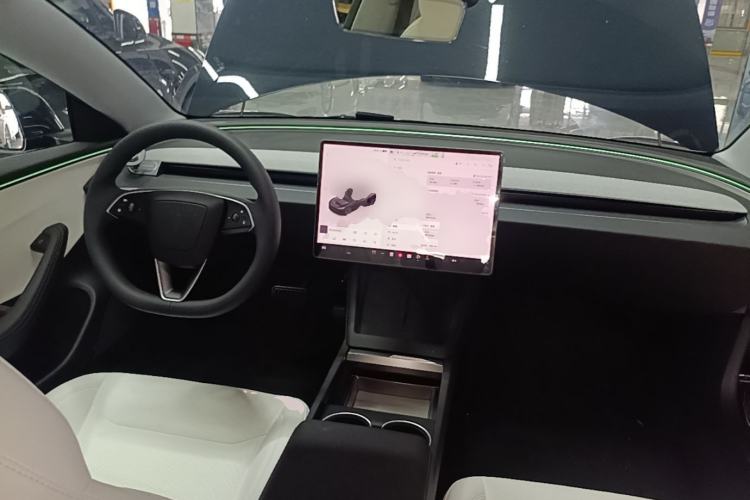Used Tesla Model 3 2025 Model Revised Rear-Wheel-Drive Version Center Console