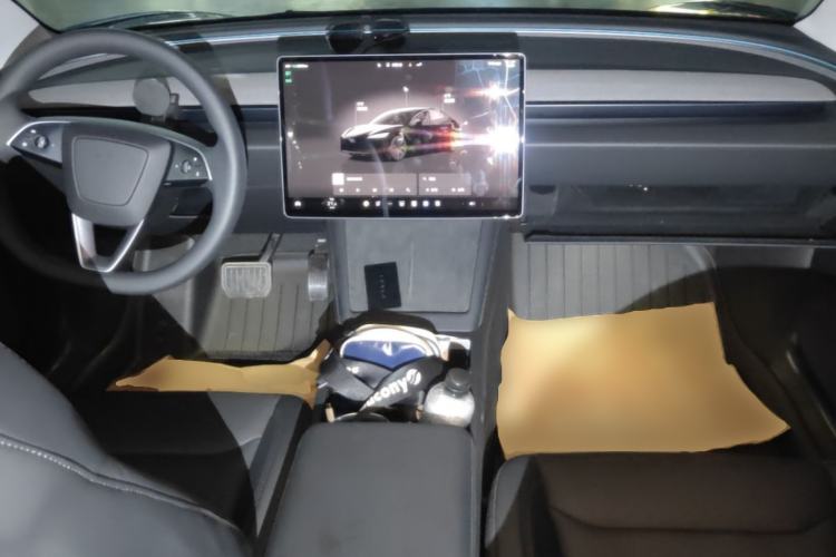 Used Tesla Model 3 2025 Model Long-Range Rear-Wheel-Drive Version Center Console