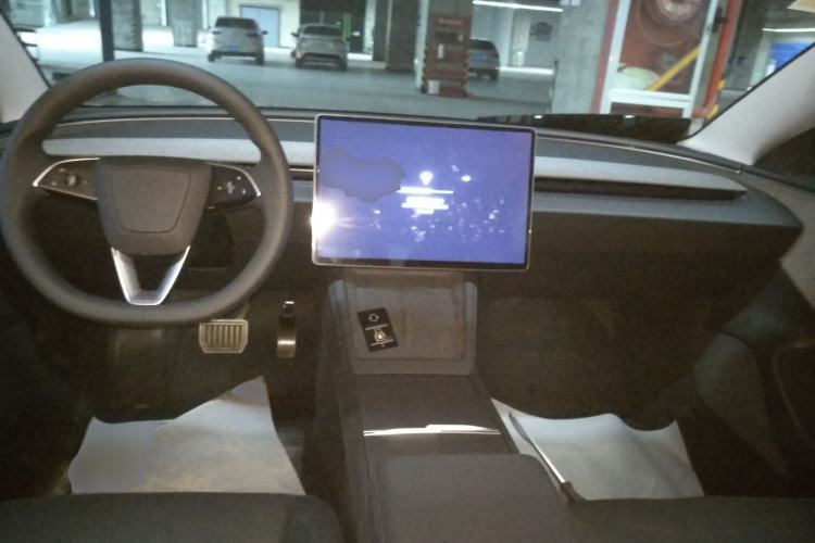 Used Tesla Model 3 2025 Rear-Wheel-Drive Version Center Console