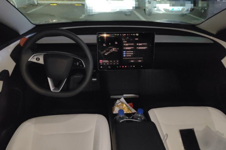 Used Tesla Model 3 2025 Model Revised Long-Range Rear-Wheel-Drive Version Center Console
