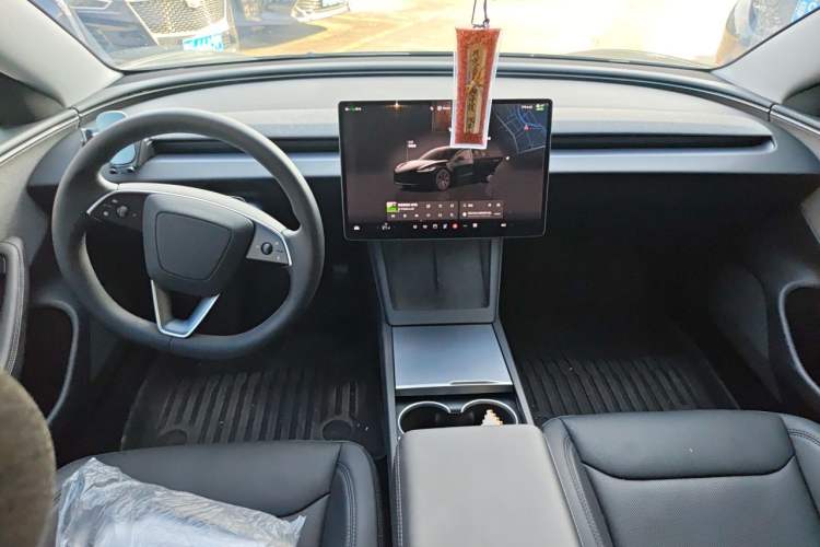 Used Tesla Model 3 2025 Model Revised Long-Range Rear-Wheel-Drive Version Center Console