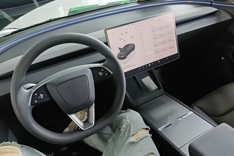 Used Tesla Model 3 2025 Rear-Wheel-Drive Version Center Console