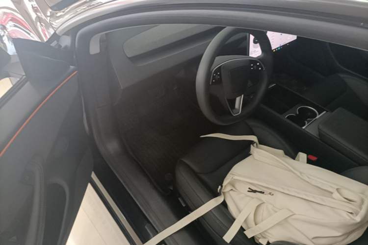 Used Tesla Model 3 2025 Long-Range All-Wheel-Drive Version Driver Seat