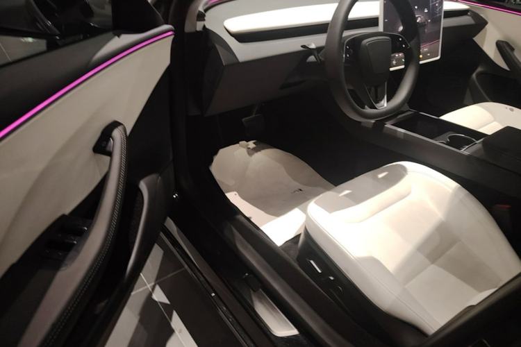 Used Tesla Model 3 2025 Model Revised Long-Range Rear-Wheel-Drive Version Driver Seat