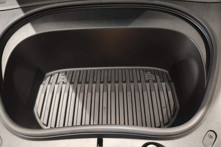 Used Tesla Model 3 2025 Model Revised Long-Range Rear-Wheel-Drive Version Engine Bay