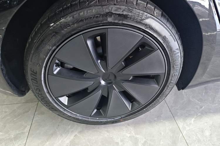 Used Tesla Model 3 2025 Model Revised Rear-Wheel-Drive Version Exterior 1