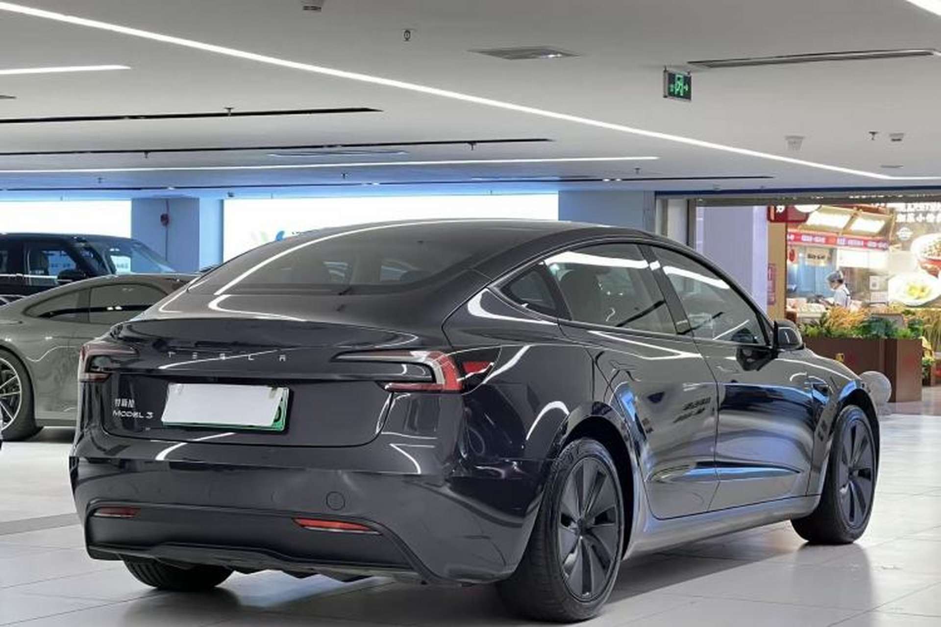Used Tesla Model 3 2025 Rear-Wheel-Drive Version Exterior 2