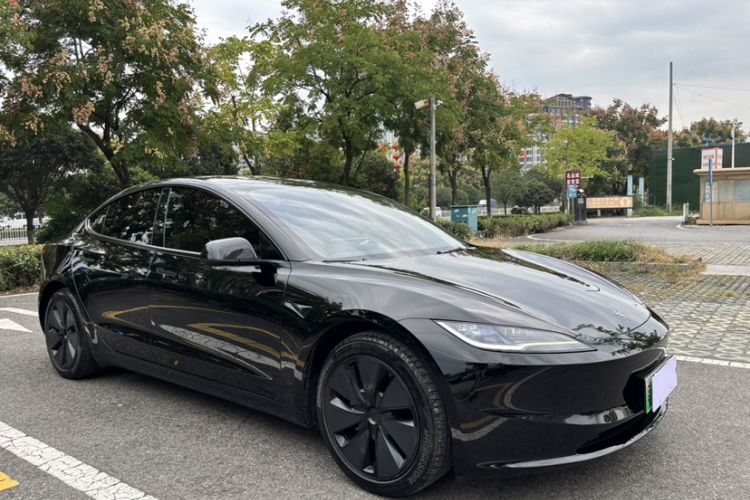 Used Tesla Model 3 2025 Rear-Wheel-Drive Version Exterior 2