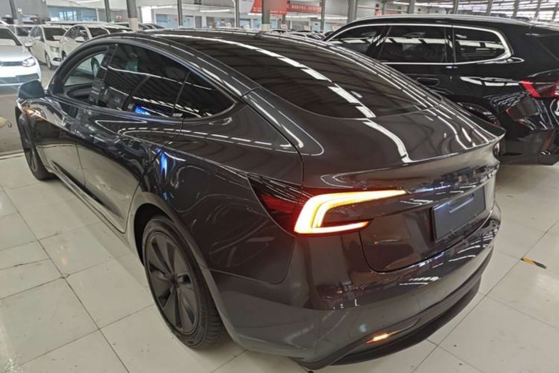 Used Tesla Model 3 2025 Rear-Wheel-Drive Version Exterior 2