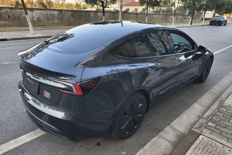 Used Tesla Model 3 2025 Rear-Wheel-Drive Version Exterior 3