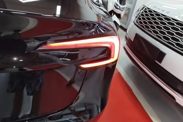 Used Tesla Model 3 2025 Rear-Wheel-Drive Version Exterior 3