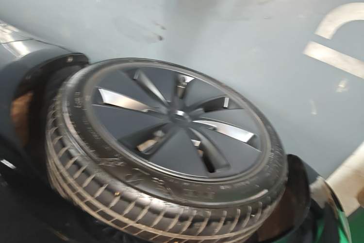 Used Tesla Model 3 2025 Model Revised Rear-Wheel-Drive Version Exterior 4