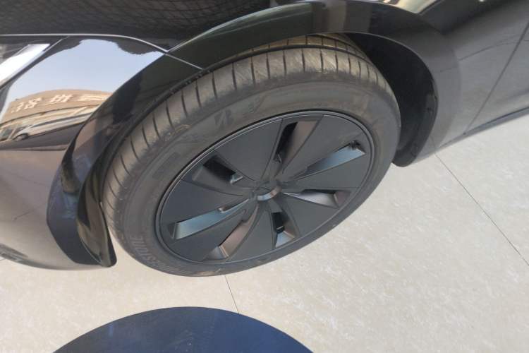 Used Tesla Model 3 2025 Model Revised Rear-Wheel-Drive Version Exterior 4