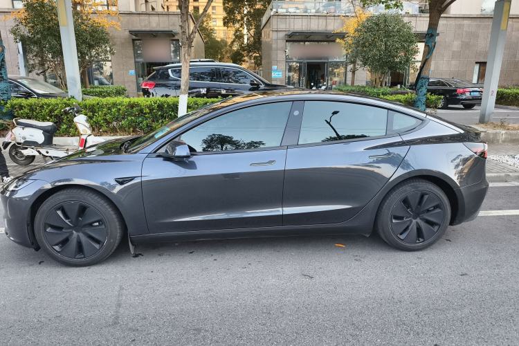 Used Tesla Model 3 2025 Rear-Wheel-Drive Version Exterior 5