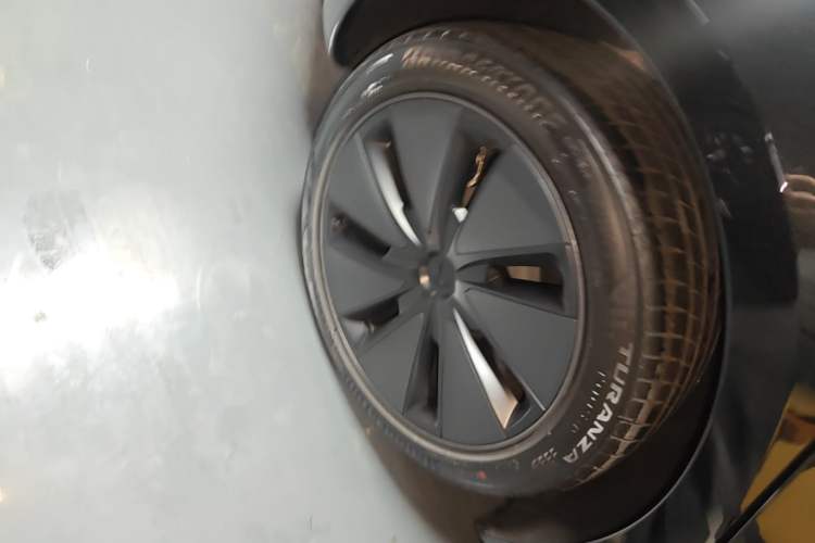 Used Tesla Model 3 2025 Model Revised Rear-Wheel-Drive Version Exterior 5