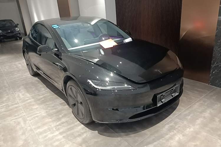 Used Tesla Model 3 2025 Model Revised Long-Range Rear-Wheel-Drive Version Front Right 45 Deg