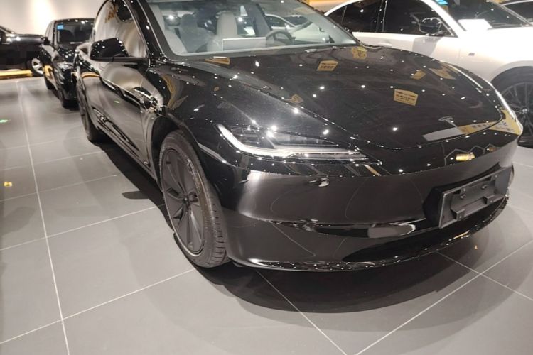 Used Tesla Model 3 2025 Model Revised Long-Range Rear-Wheel-Drive Version Front Right 45 Deg