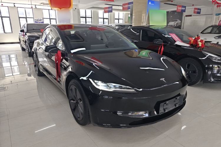 Used Tesla Model 3 2025 Rear-Wheel-Drive Version Front Right 45 Deg