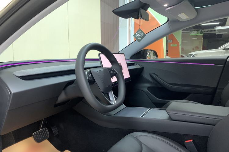 Used Tesla Model 3 2025 Rear-Wheel-Drive Version Interior 1