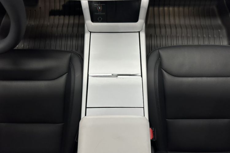 Used Tesla Model 3 2025 Model Revised Rear-Wheel-Drive Version Interior 3