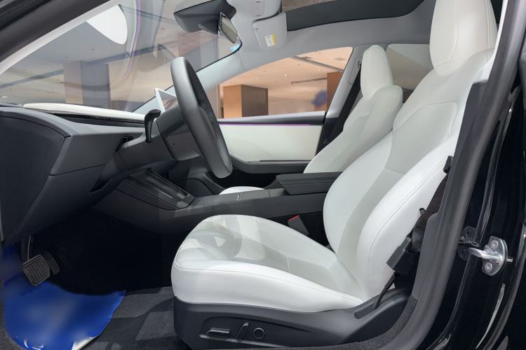 Used Tesla Model 3 2025 Model Revised Long-Range Rear-Wheel-Drive Version Interior 3
