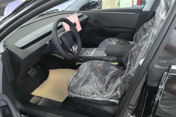 Used Tesla Model 3 2025 Model Revised Rear-Wheel-Drive Version Interior 3