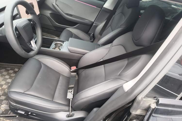 Used Tesla Model 3 2025 Rear-Wheel-Drive Version Left Front Seat